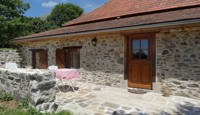 Gites Sthilbon - Le Menudet. 2 Pièces de 40 m2 Terrasse et vue sur la Campagne