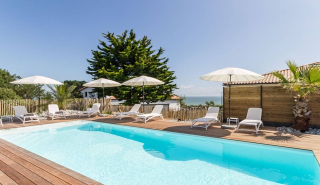 Gîtes with heated pool near beach. Garden, spa, BBQ, WiFi. Baby bed included