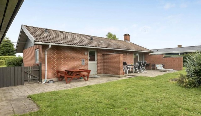 "Gitmaj" - 400m from the sea by Interhome