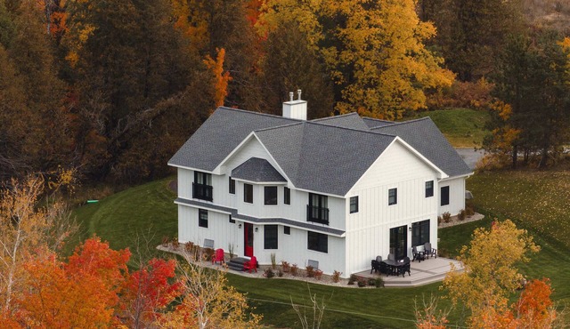 Giuliana Rose Farmhouse