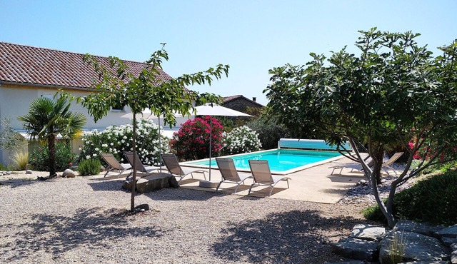 GiVans, gites of 60m², heated pool, panoramic view