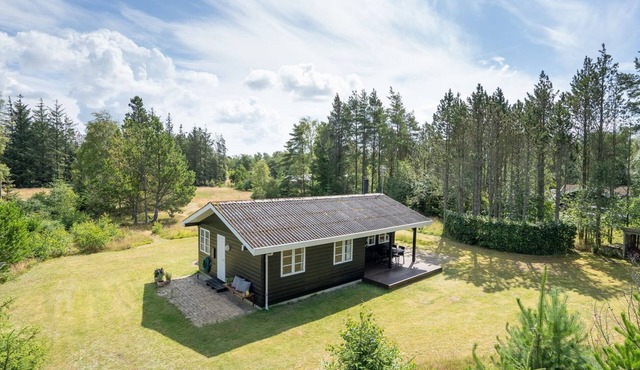"Gizelle" - 1.5km from the sea by Interhome