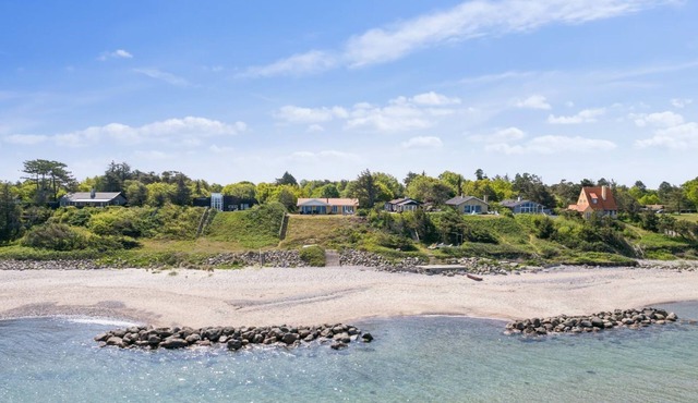 "Gjoko" - 40m from the sea by Interhome