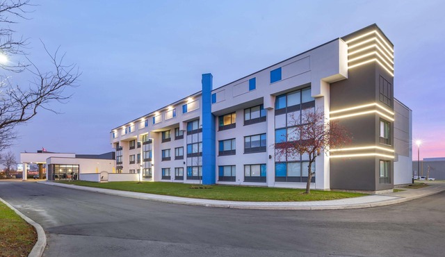 GLō Best Western Mississauga Corporate Centre