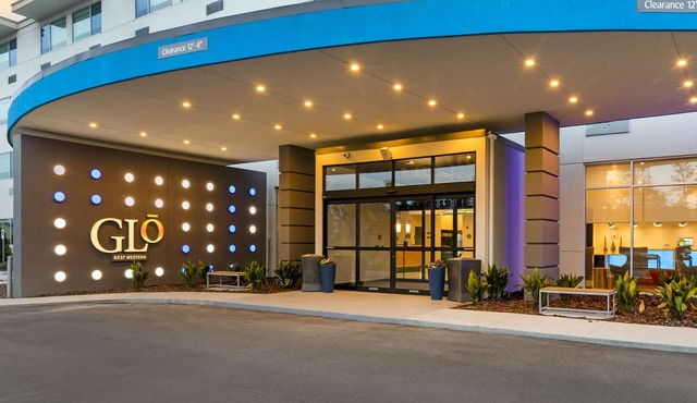 Glō Best Western Pooler - Savannah Airport Hotel