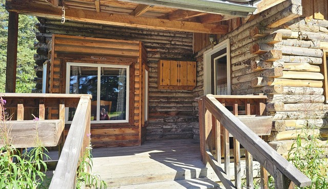 Glacier Cabin: Two-Bedroom Two-Story