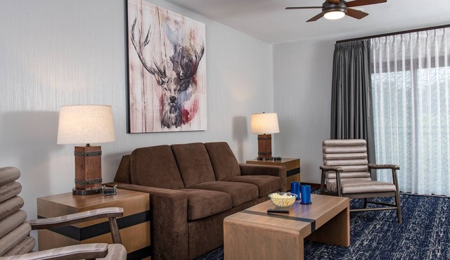 Glacier Canyon Resort With Free access to WaterParks and other Amenities