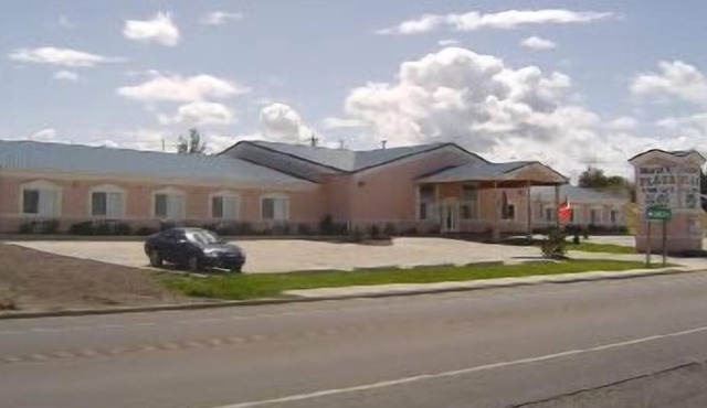 Glacier Gateway Plaza