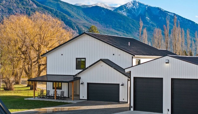 Glacier Gathering Grounds - Sweeping Mountain Views!