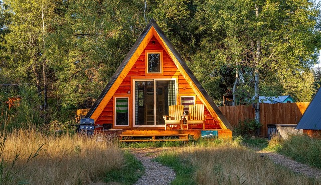 Glacier Nat'l Park A-frame w/hot tub- ElkCalf Mountain A-Frame, GNP basecamp!