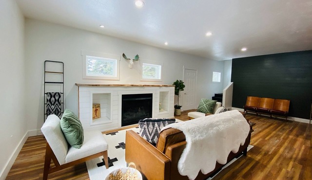Glacier Park VRBO Luxury Cabin