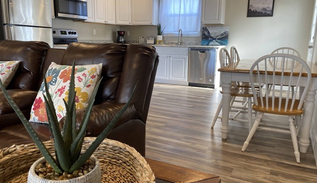 Glacier Rose Cottage! 30 Minutes from Whitefish Mountain Skiing!