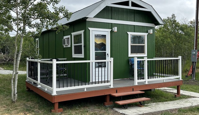 Glacier Springs-Cozy Villa situated in an Aspen forest with view of Glacier Park