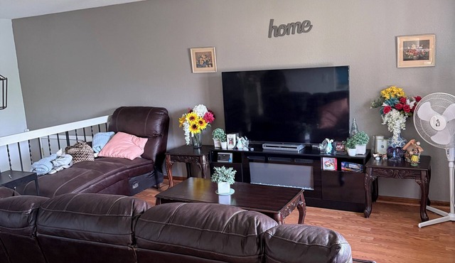 Gladelle. A beautiful home away from home. Cozy, Comfortable and Peaceful.