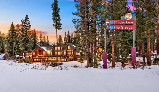 Glades Wilderness Lodge: 10,600sf, 10Br/11.5 Ba, Air Conditioning, 1.5 Acres, 22 Guests