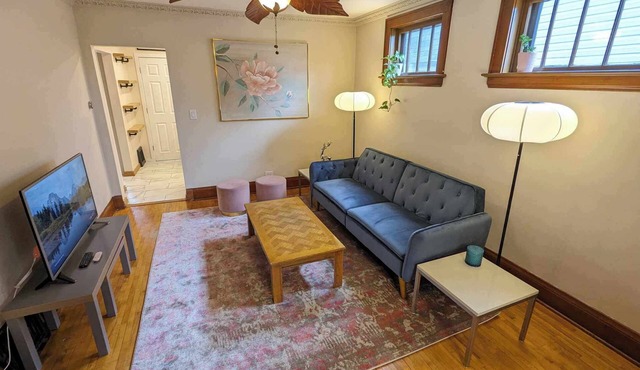 Gladstone Home: Charming 2-Bedroom Stay