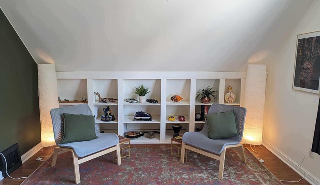 Gladstone Loft: Bright & Cozy 1-Bedroom Stay