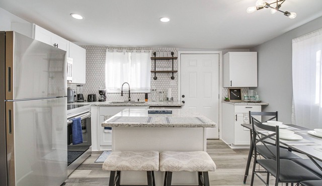 Gladstone Retreat w/Gas Grill + Fire Pit