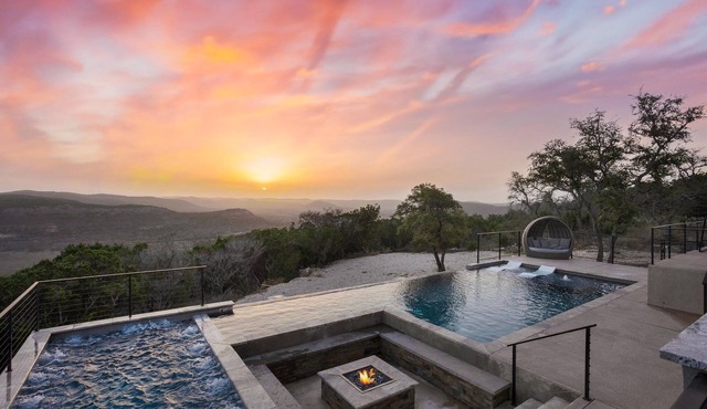 Glam Heated Infinity Pool Huge Hot Tub Near Frio River Incredible Views Firepit