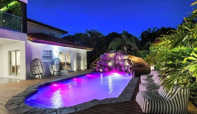 Glam Manor | 7,000 Ft Mansion with Waterslide | Sauna | Cold plunge