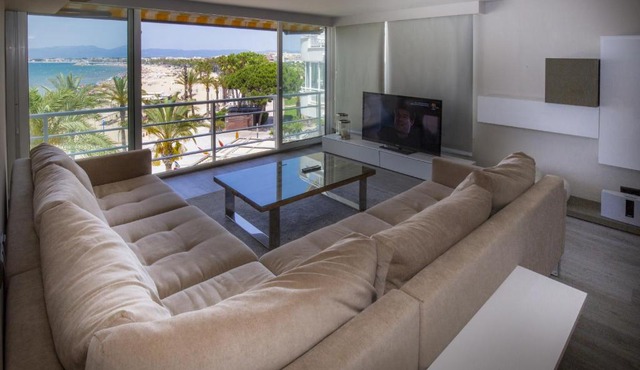 GLAM ONLY FAMILIES Planet Costa Dorada
