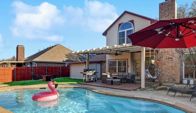 Glamorous 4BR/2.5B Home with Pool, Game Room & Fire Pit