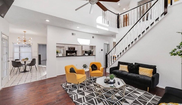 Glamorous 4BR 2B Home With Pool, Game Room & Fire Pit