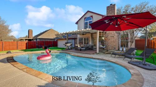 Glamorous 4BR 2B Home with Pool Game Room & Fire Pit