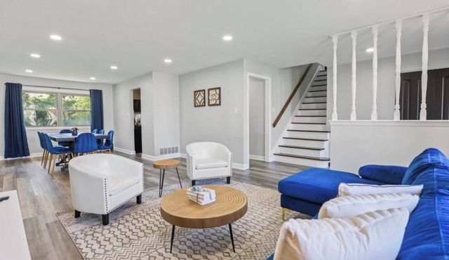 Glamorous Game Rm Home, 4 BRS, 2.5 Bath