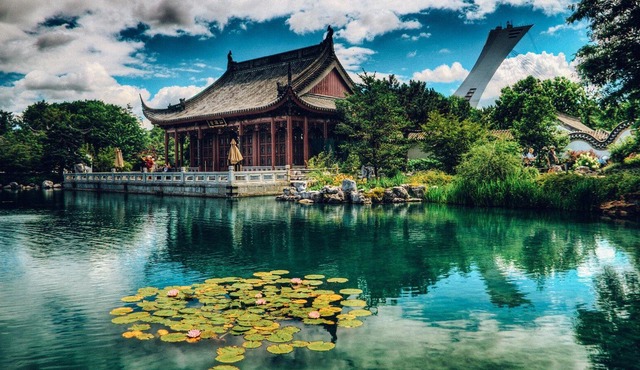 Glamorous getaway | Subway nearby | Parking ($)