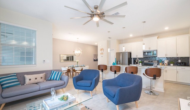 Glamorous Townhouse 4Bed/3Bath/Pool/5Min Disney