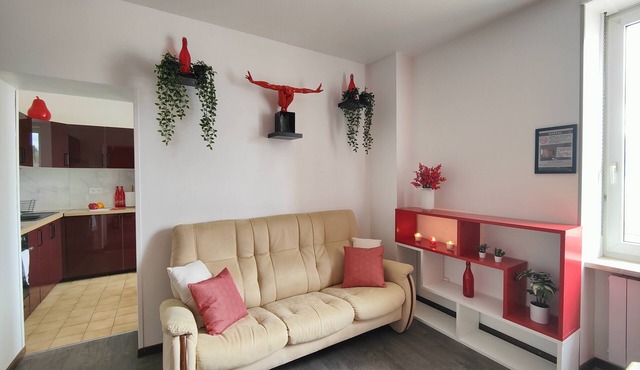 Glamour Red Apartment