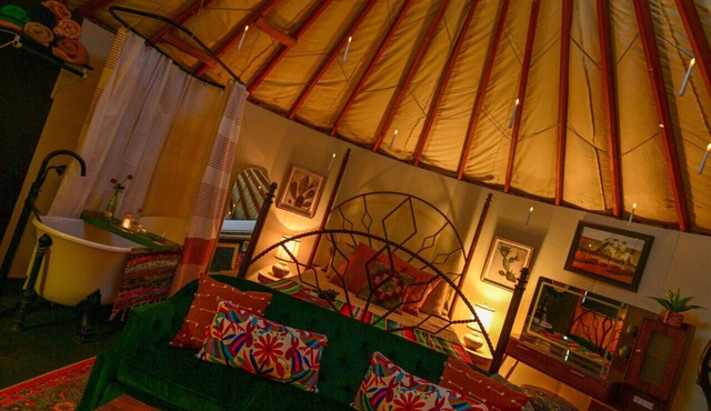 Glamp in Heated Yurt in Big Bend @ Casa de Marca