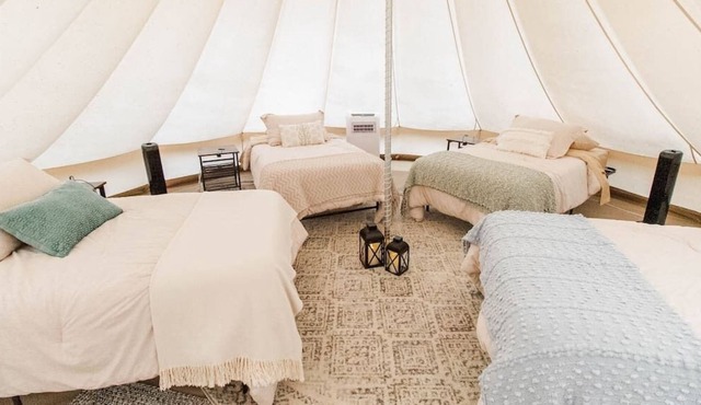 Glamp in the hill country!