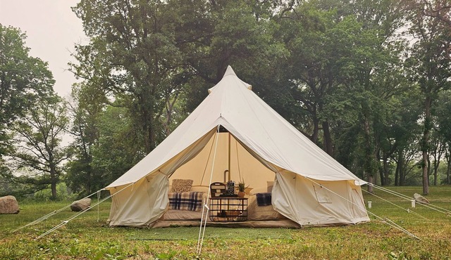 Glamp Tent at Historic estate Big Rock Creek