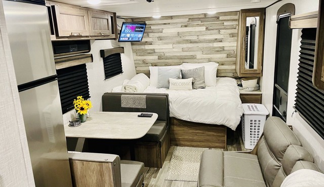 Glamper Camper: Glamp Site 6 mi from MSU