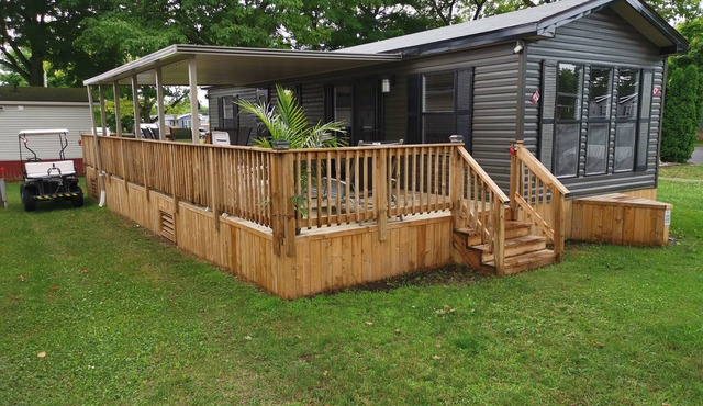 Glamping 3-bedroom cottage in Sherkston Shores Family Resort with a large yard.