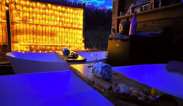 Glamping at Coyote Hollow Park Family site now with soaking tubs*!