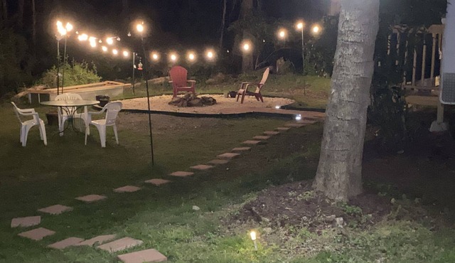 Glamping at it's best! Sleeps 4, Porch w/grill Fire pit Big outdoor living space