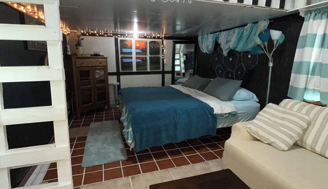 Glamping at Peace In The Valley