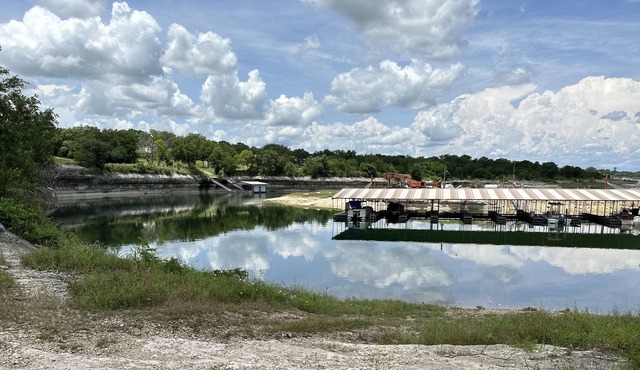 Glamping at the Greenhouse : Host 12 at this cozy Lake Whitney vacation home