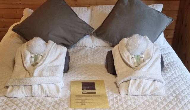 Glamping Cabin - Great for Hikers - Breakfast inc!