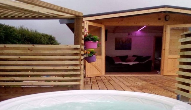 Glamping Cabin on a Small Holding w/ Private Hot Tub