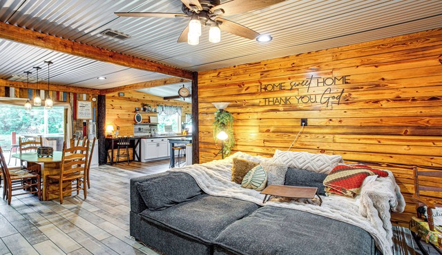 Glamping Cabin on Private Pond & Deck