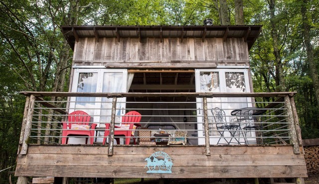 Glamping Cottage on 116 Acre Farm-Cowgirl Cabin