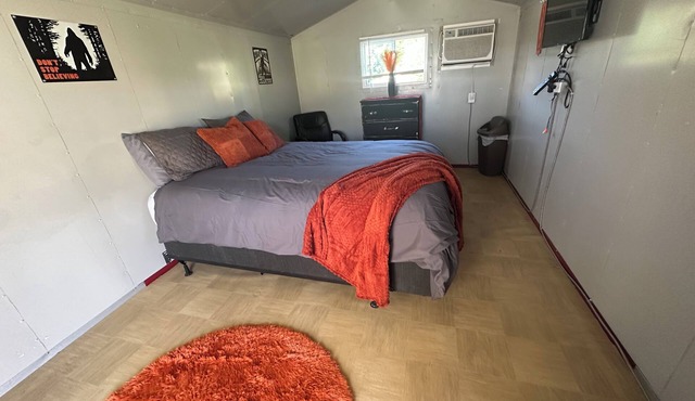 Glamping Cottage With Direct Access to Brimstone Trails. Gated & Fenced In