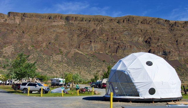 Glamping Dome at Blue Lake in Coulee City (site 44)