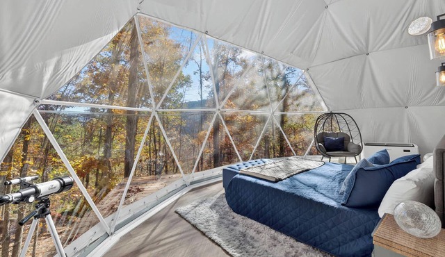 Glamping dome w/fire pit & BBQ, stargazing