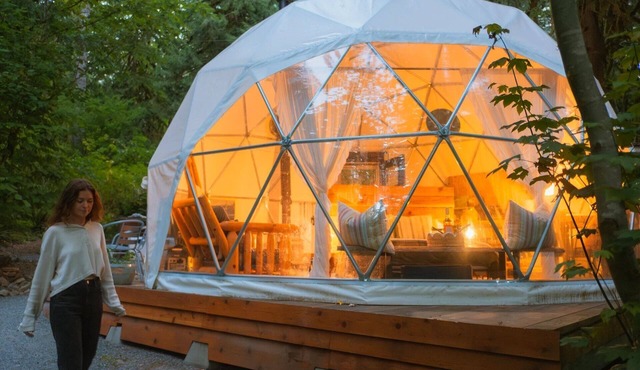 Glamping Dome w/Hot-tub & Kitchen, 10 min drive North Cascades National Park!