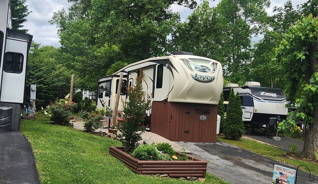 Glamping Experience in Gatlinburg